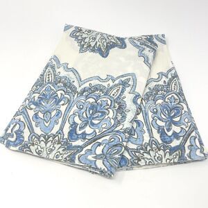 Pottery Barn BRITT MEDALLION standard shams 20x26” BLUE White Cotton Set Of 2